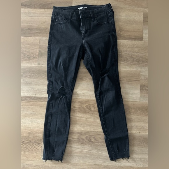 Old Navy Woman’s Rockstar Distressed Ankle Jeans - Size 4- EUC - Picture 1 of 8